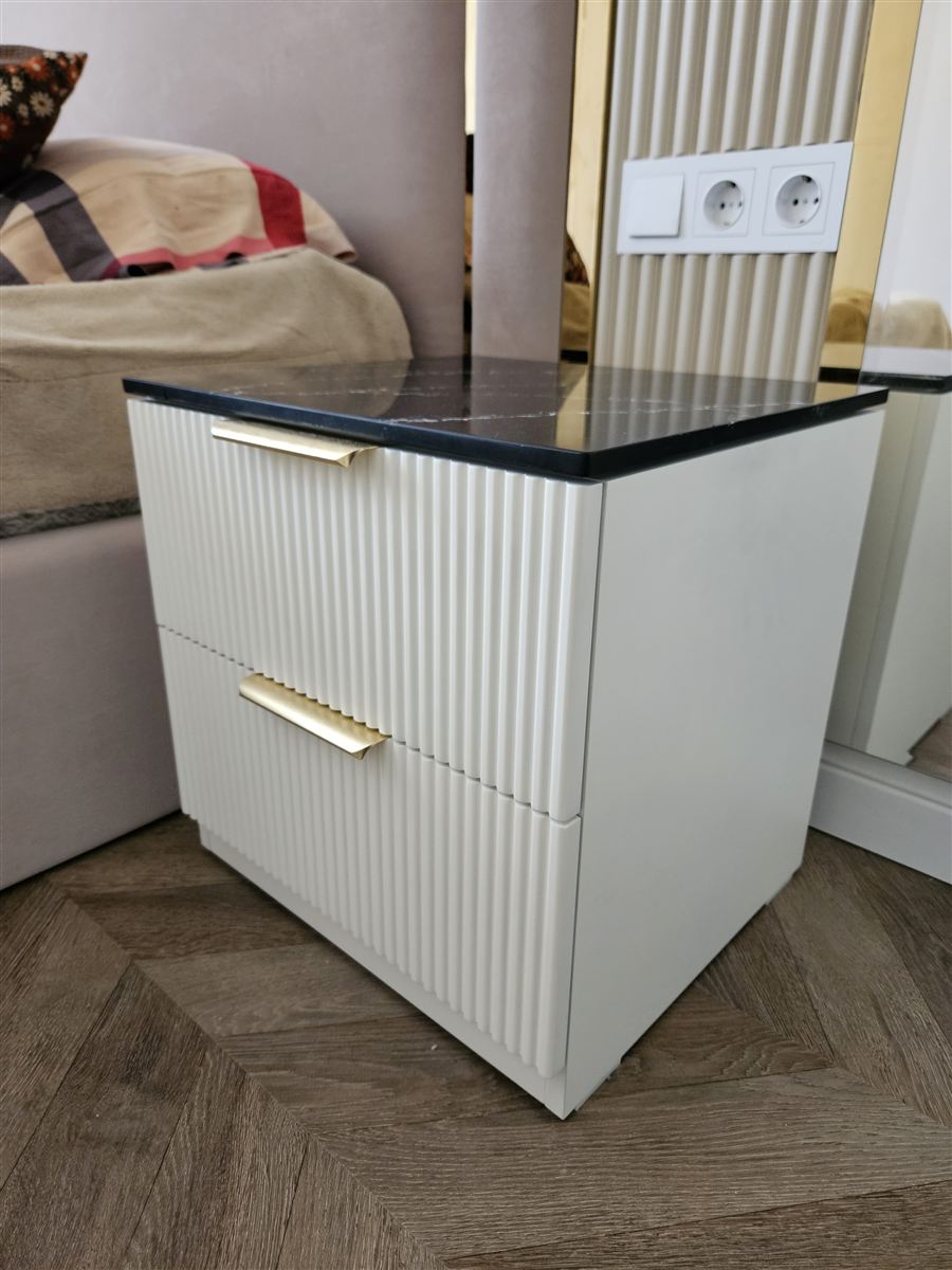 Фрезерованный фасад кухни крупным планом